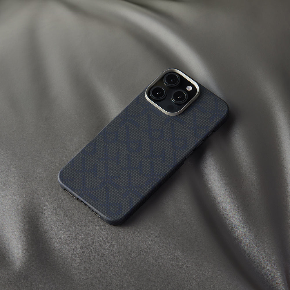 Pitaka Tactile Woven Monogram Serisi iPhone 16 Pro M-safe Şarj Özellikli Aramid Fiber Kılıf Pitaka Tactile Woven Monogram Serisi iPhone 16 Pro M-safe Şarj Özellikli Aramid Fiber Kılıf